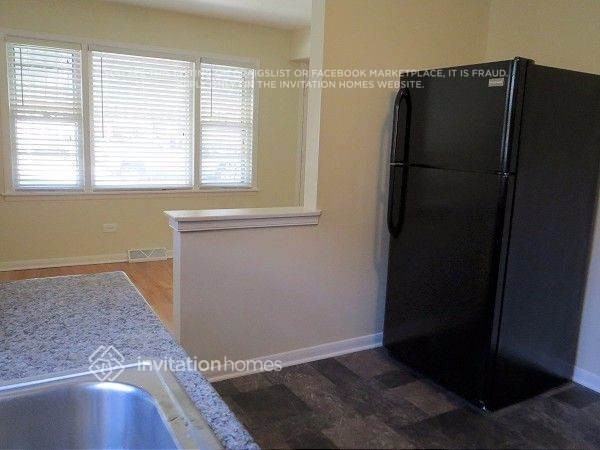 110 Englewood Ave - Photo 4 of 11