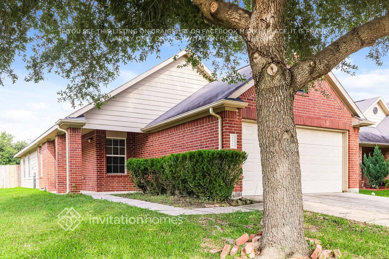 21519 Ornella Cir - Photo 3 of 17