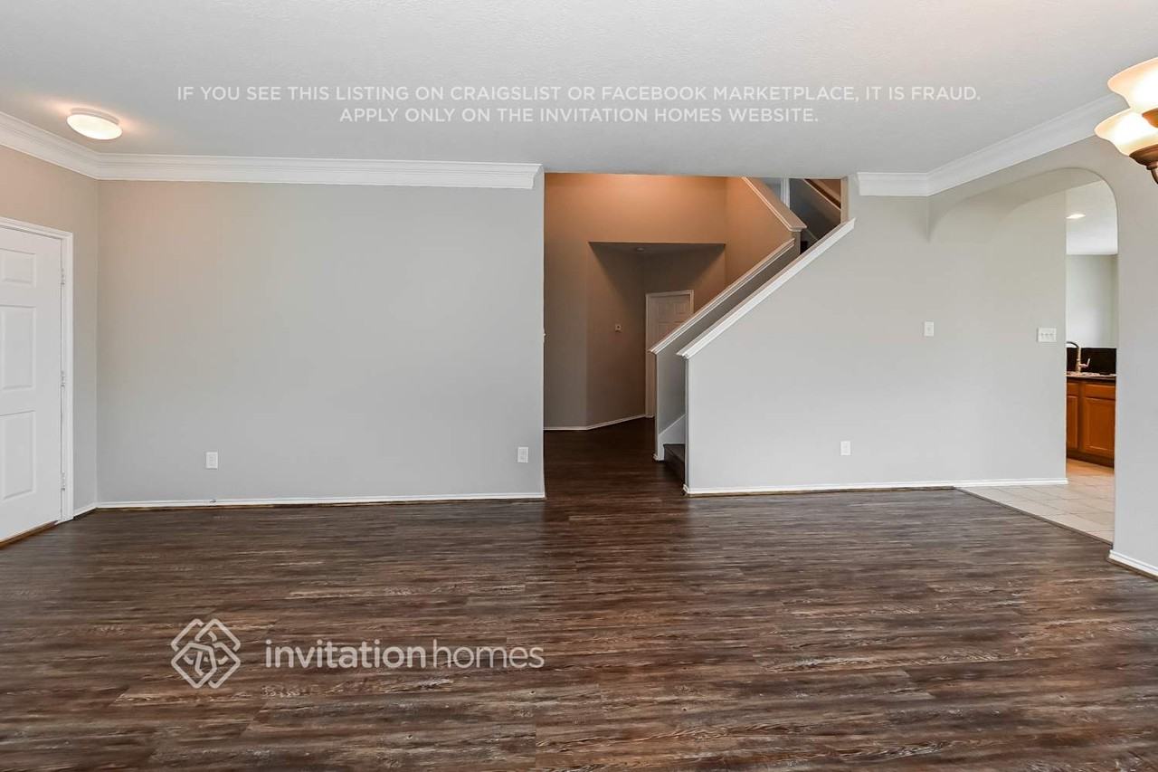 29430 Legends Bluff Dr - Photo 3 of 16