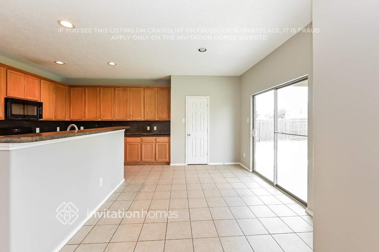 29430 Legends Bluff Dr - Photo 6 of 16