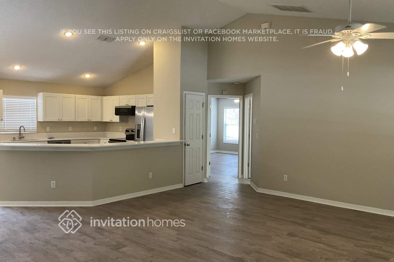 1511 Canopy Oaks Dr - Photo 3 of 15