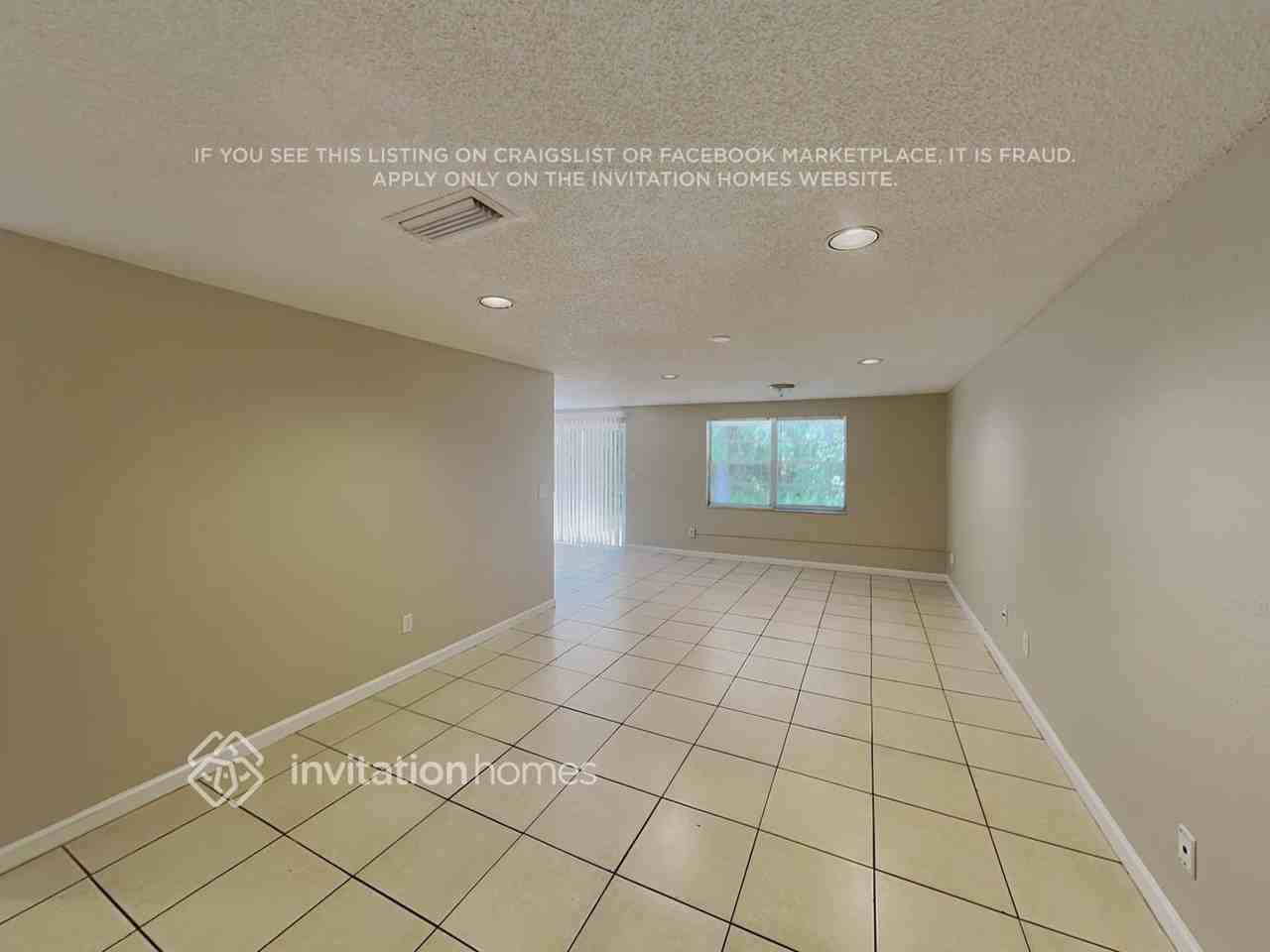 16123 Sandcrest Way - Photo 4 of 18