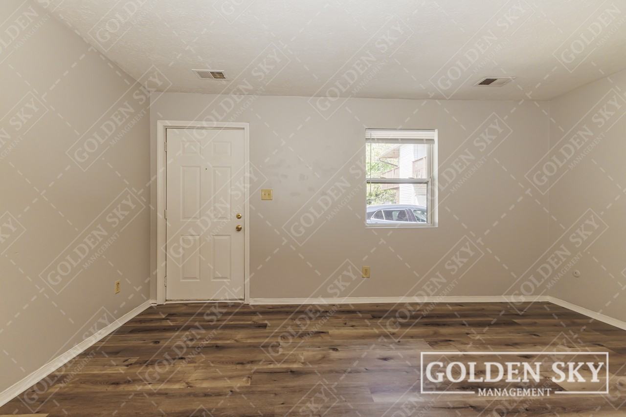 915 N Muessing StUnit 108 #108 - Photo 2 of 10