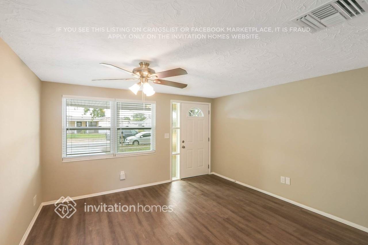 5131 Janice Ln - Photo 4 of 24