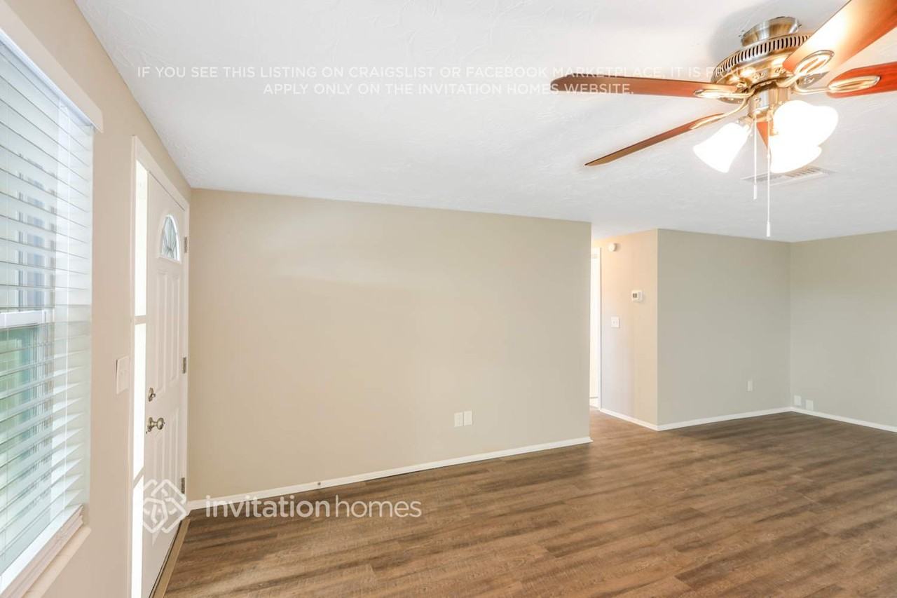 5131 Janice Ln - Photo 5 of 24