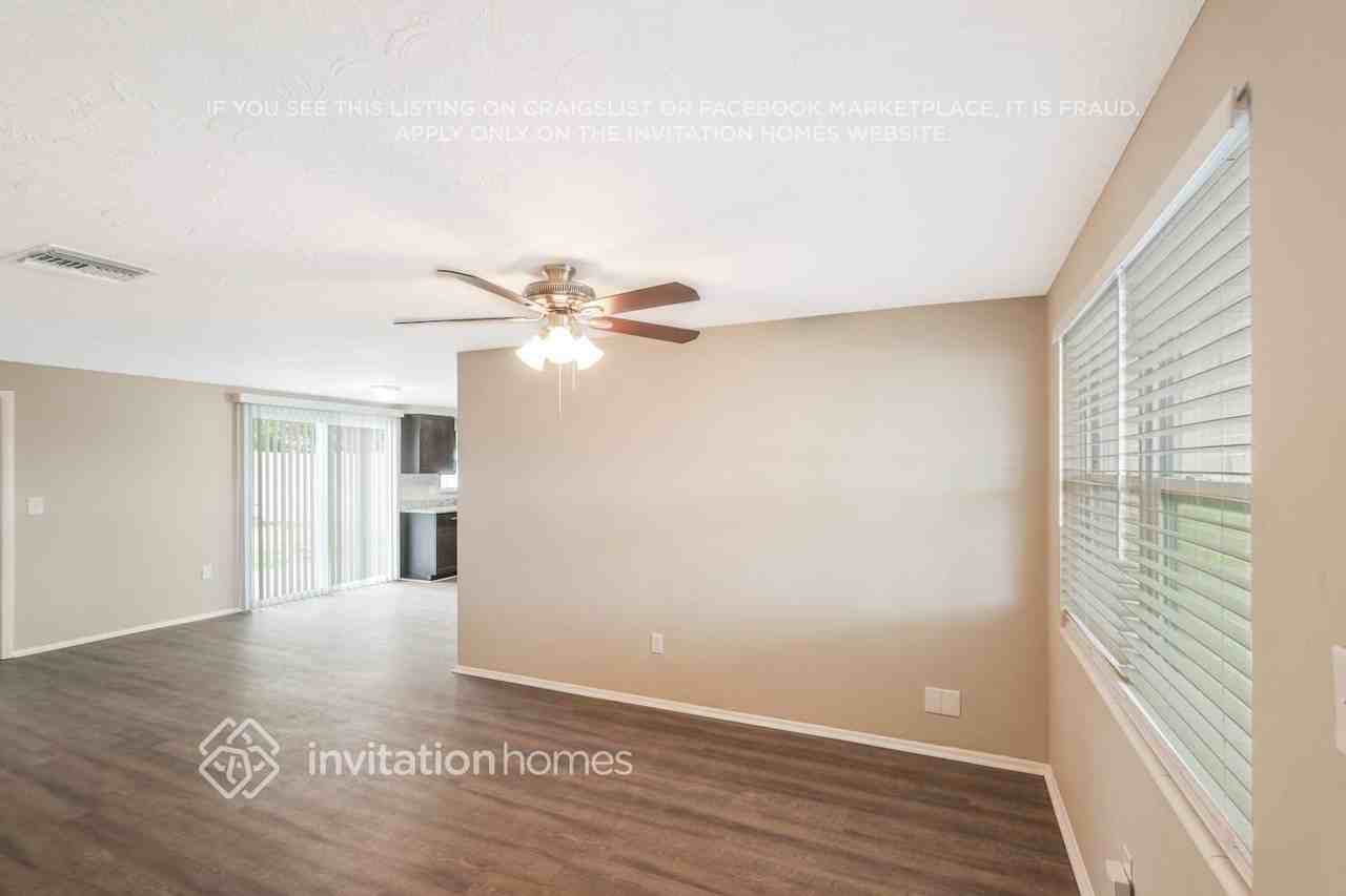 5131 Janice Ln - Photo 6 of 24