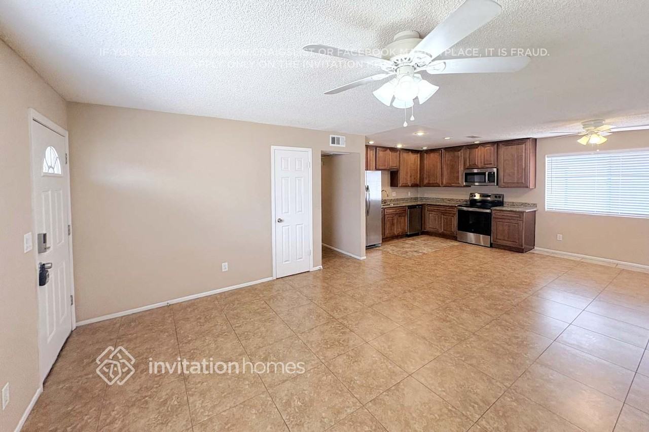 955 S Pioneer - Photo 5 of 18