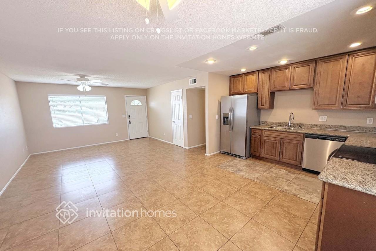 955 S Pioneer - Photo 6 of 18