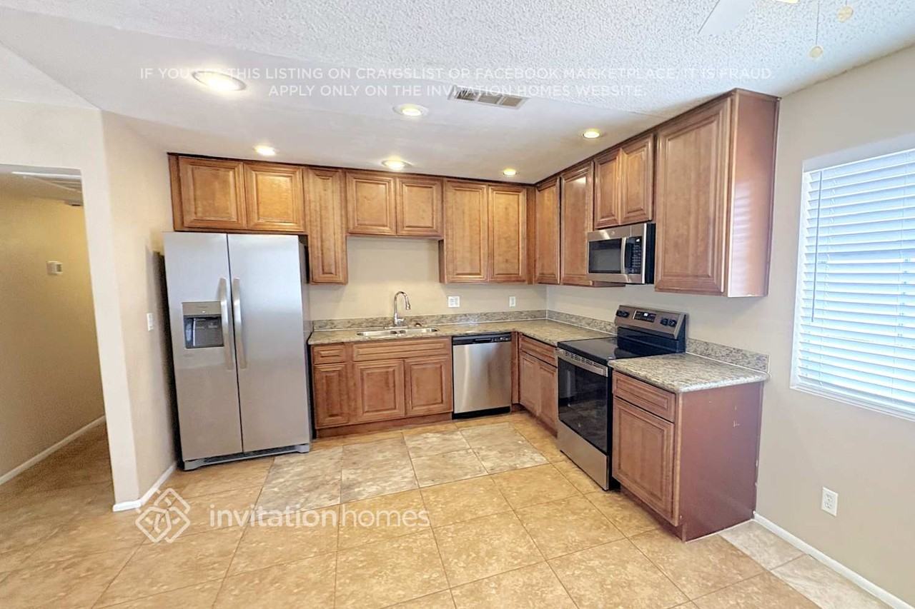 955 S Pioneer - Photo 7 of 18
