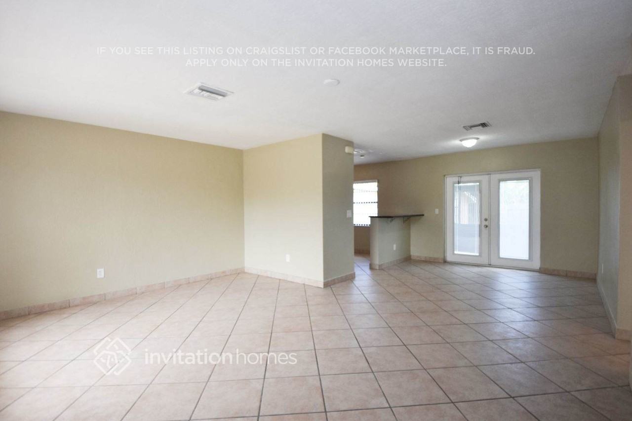 4511 Sw 102nd Pl - Photo 3 of 13