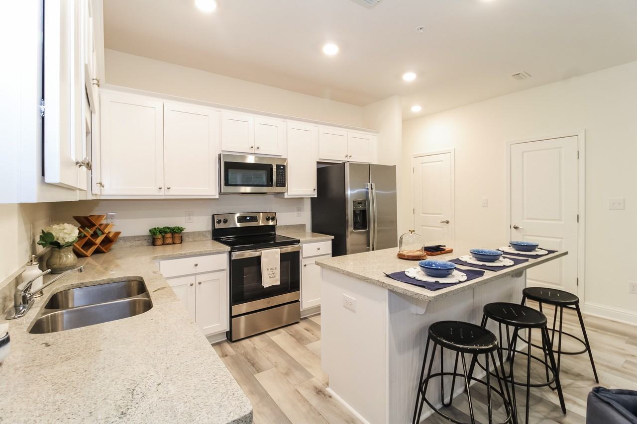 123 Cabot Ln #123