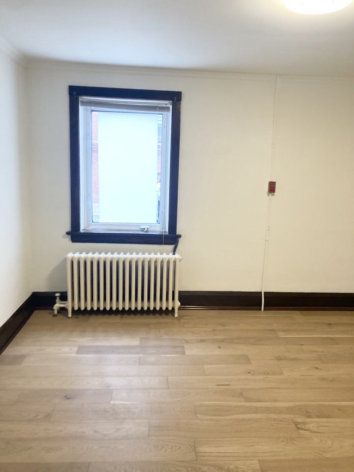 8 High Park Avenue #10 - Photo 2 of 13