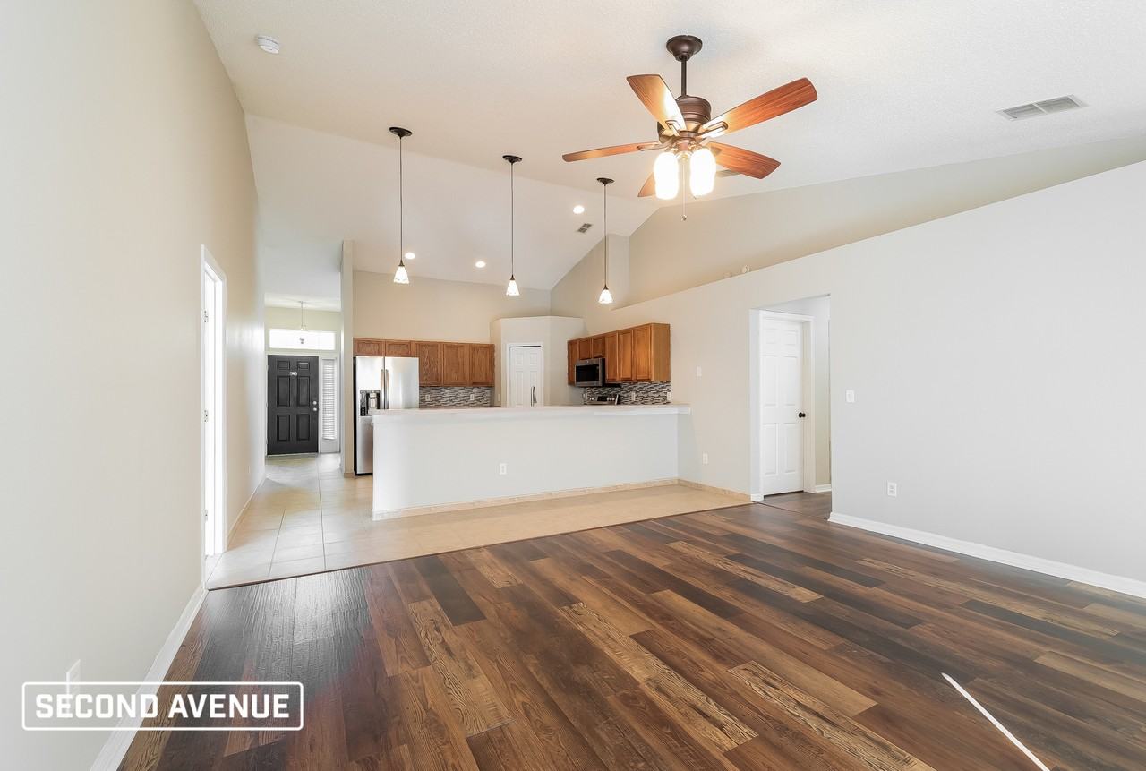 704 Cockatoo Ct - Photo 5 of 17