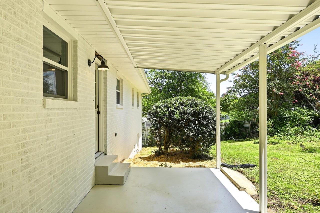 114 Alpine Dr #1 - Photo 3 of 25