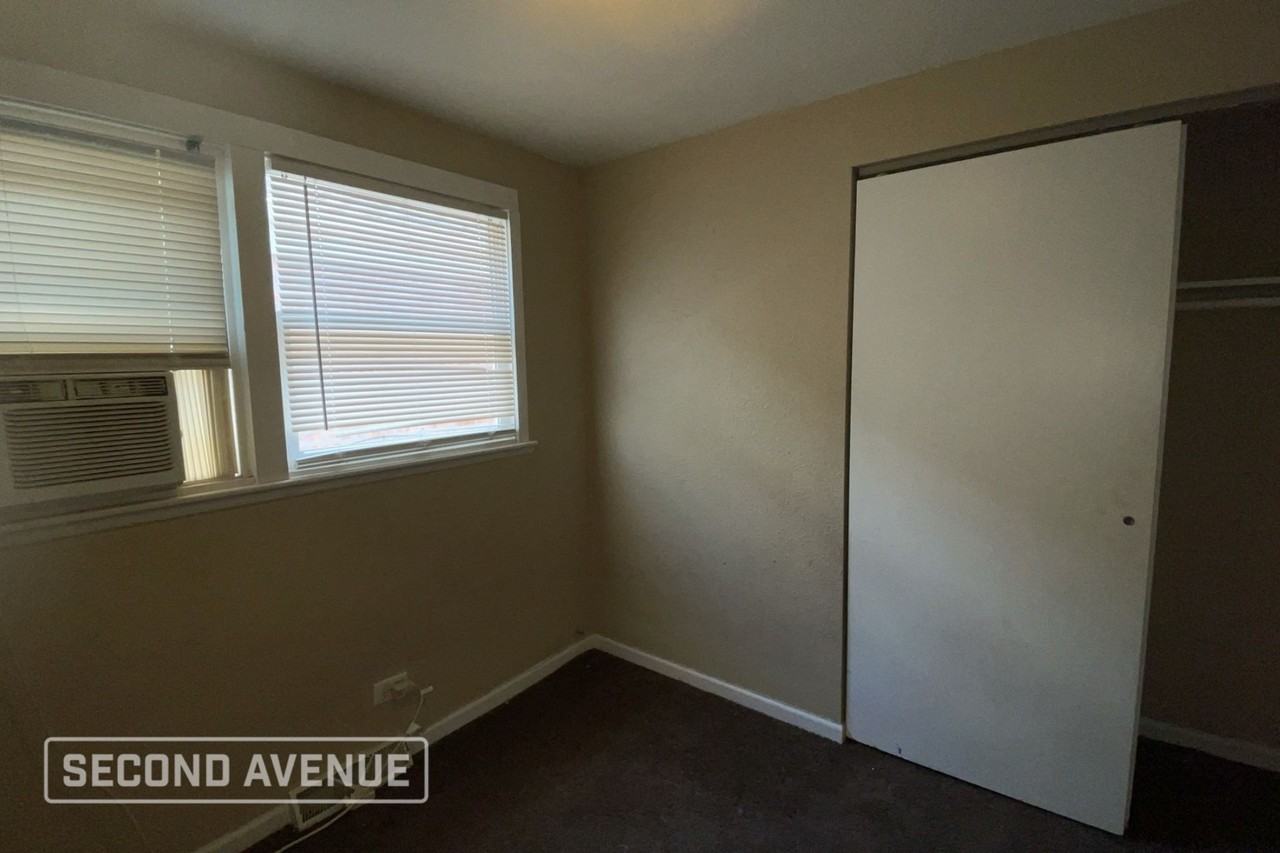 9345 S Burnside Ave - Photo 2 of 11