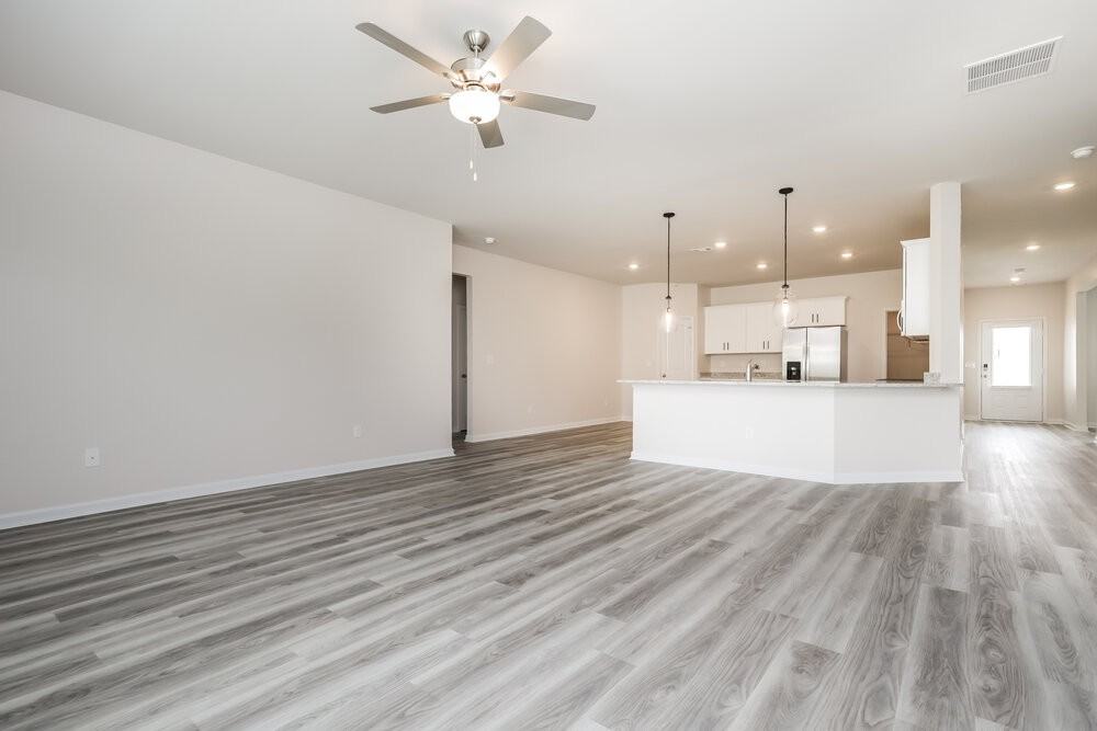 1420 Sodbuster Dr - Photo 4 of 16