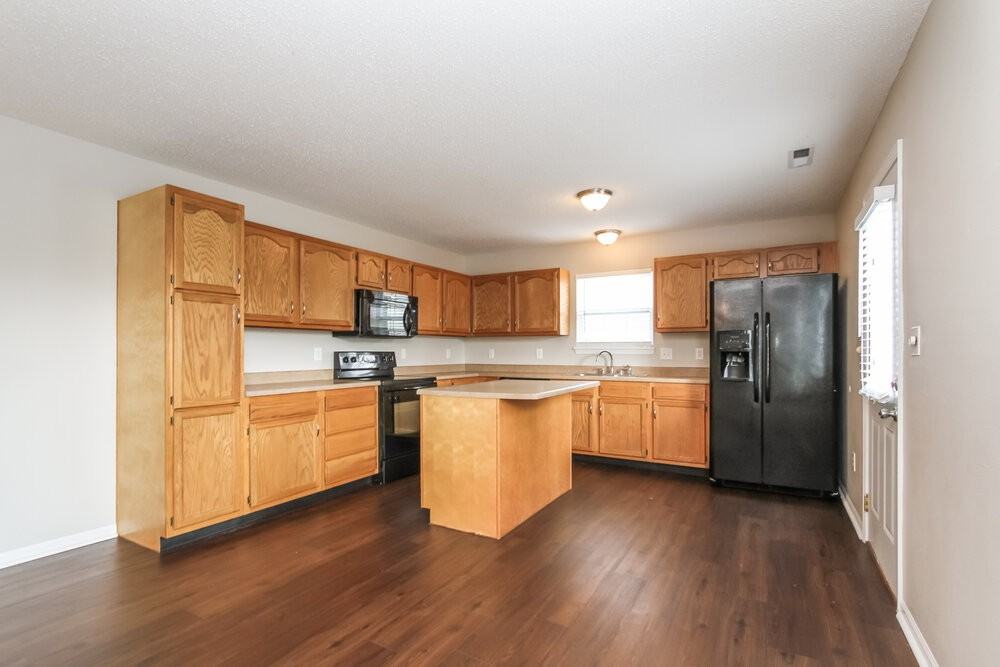 10789 Ravelle Rd - Photo 4 of 16