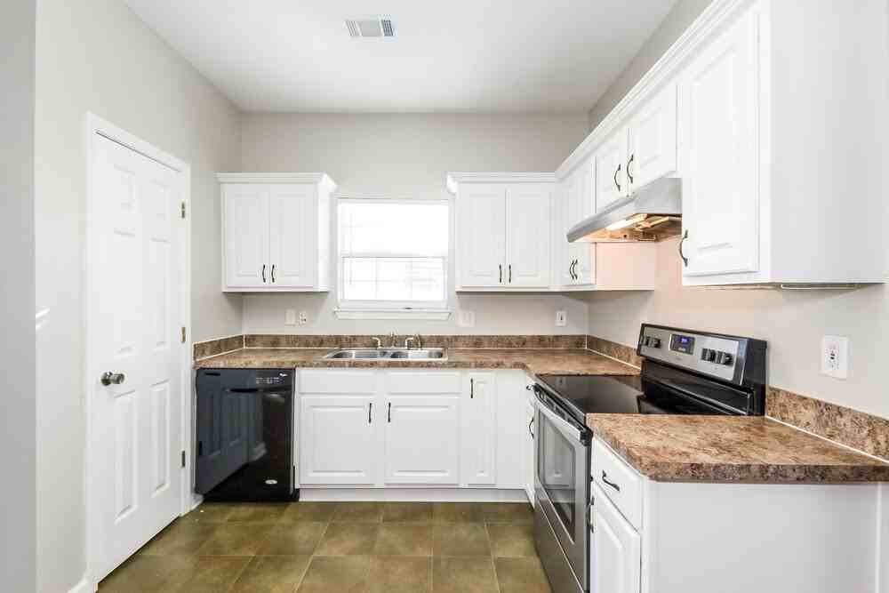 618 Brookwater Dr - Photo 7 of 15