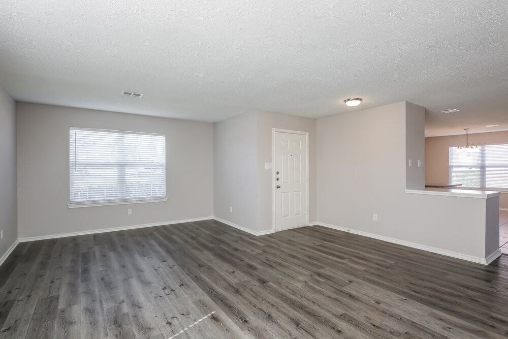 308 S Waterford Oaks Dr - Photo 4 of 17