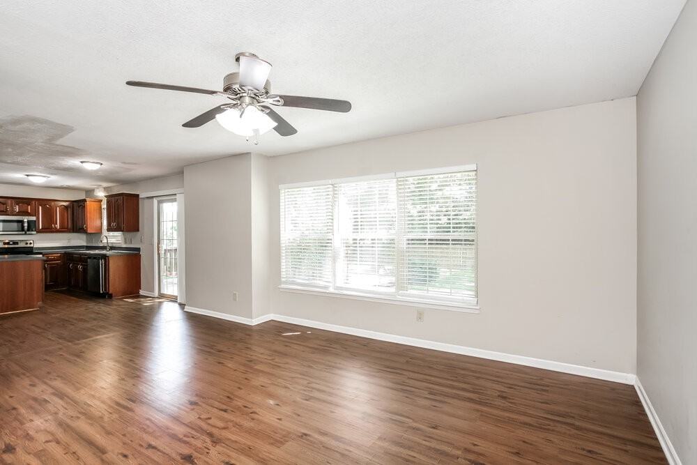 5805 Tanager Ln - Photo 5 of 17