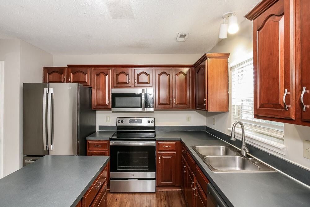5805 Tanager Ln - Photo 7 of 17