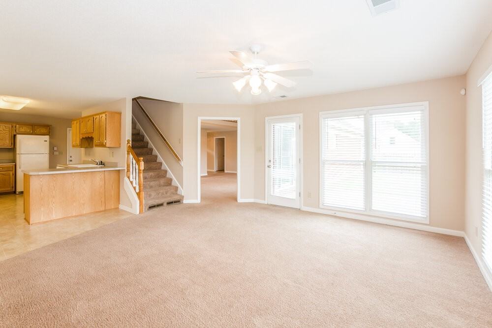 10198 Woodland Hills Dr - Photo 4 of 28