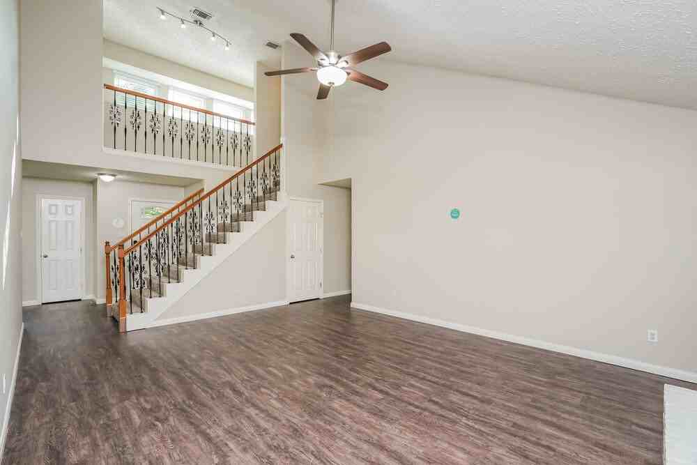 11918 Cottonwood Ln - Photo 5 of 20