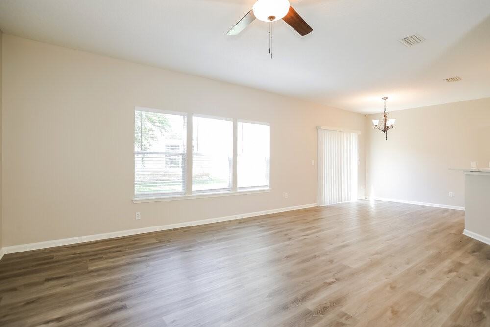 6220 Morse Oaks Cir - Photo 7 of 17