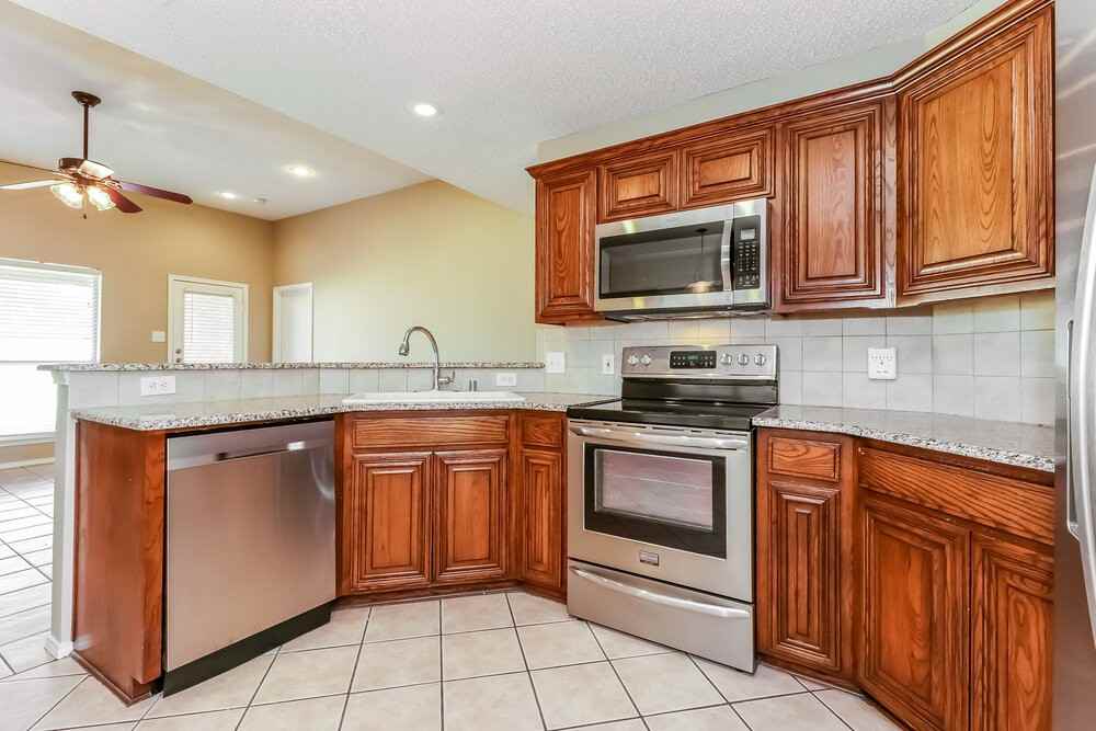 528 Cambridge Dr - Photo 7 of 16