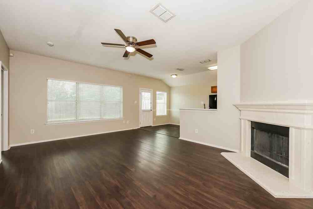 2736 Cochran Way - Photo 3 of 16