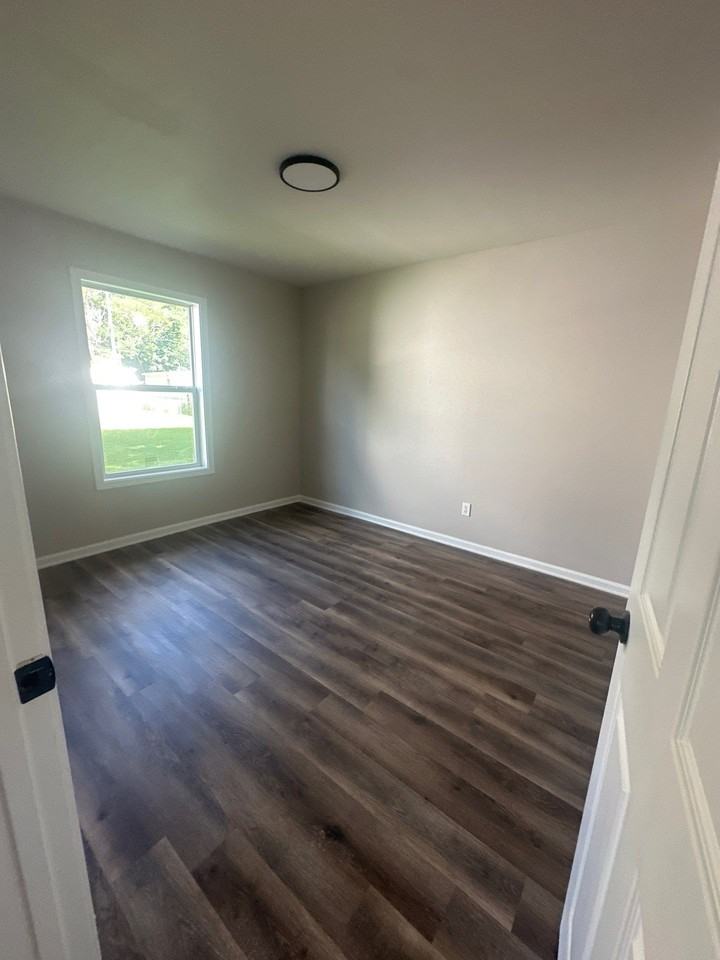 230 W Thomas St #1 - Photo 5 of 8