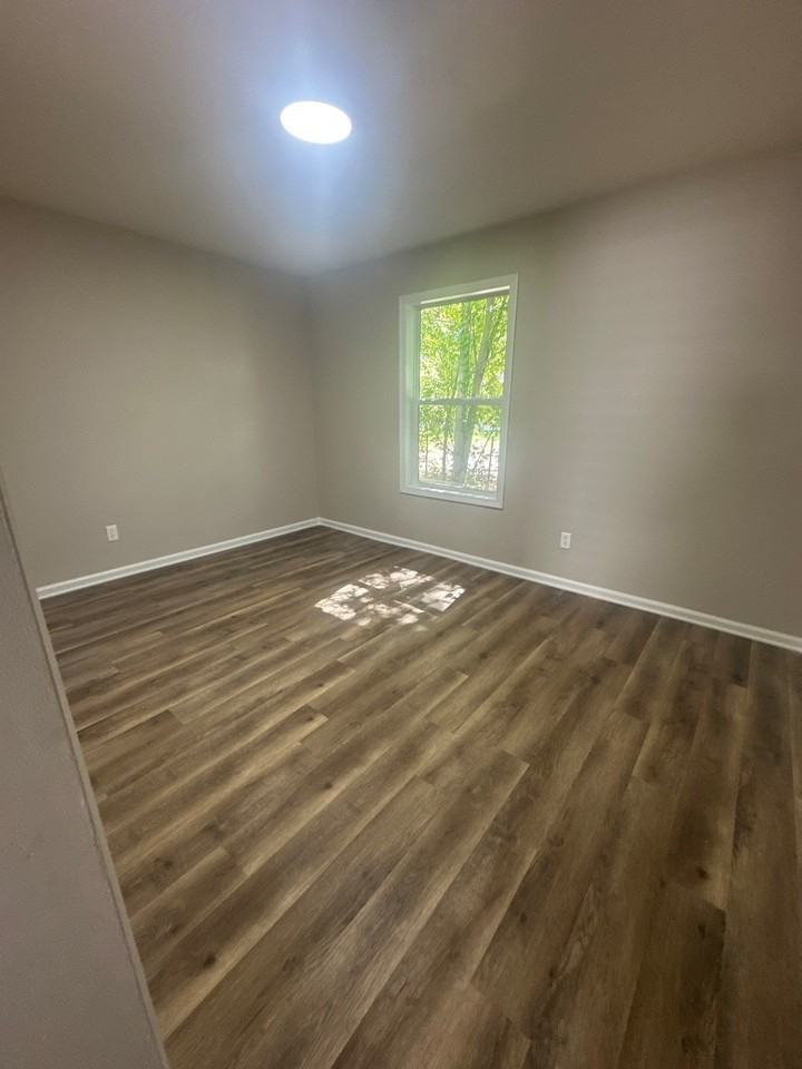 230 W Thomas St #1 - Photo 6 of 8