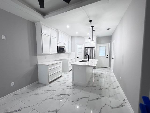 1606 W B St #1 - Photo 2 of 7
