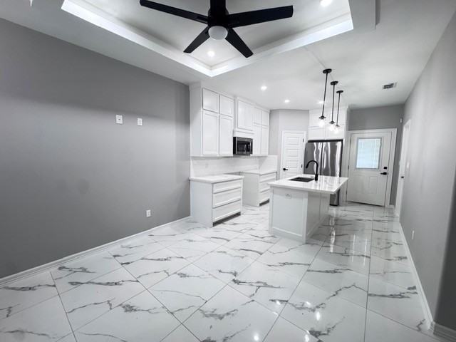 1606 W B St #1 - Photo 3 of 7
