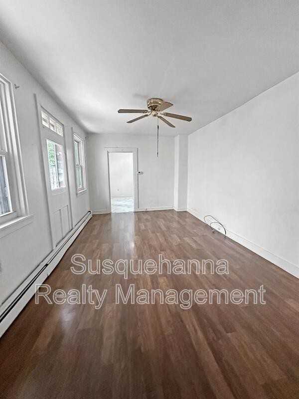 438 W Orange St #1 - Photo 4 of 10