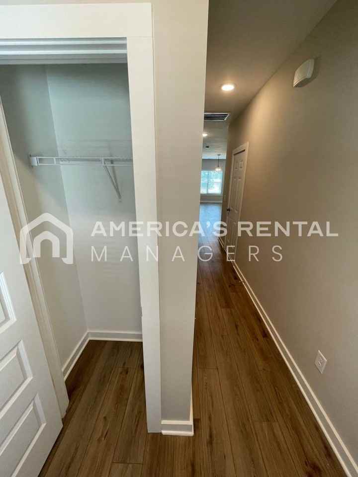 294 Shiloh Creek Dr - Photo 5 of 38