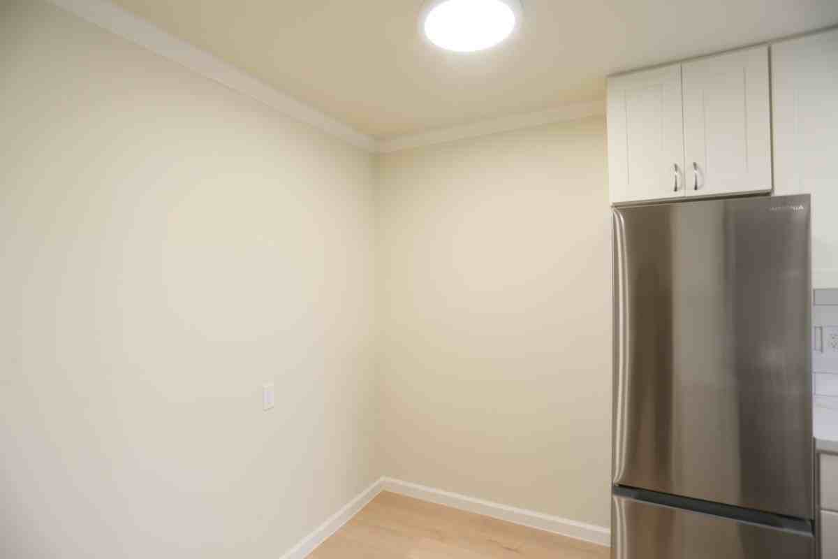 98 Vernon St #201 - Photo 4 of 8