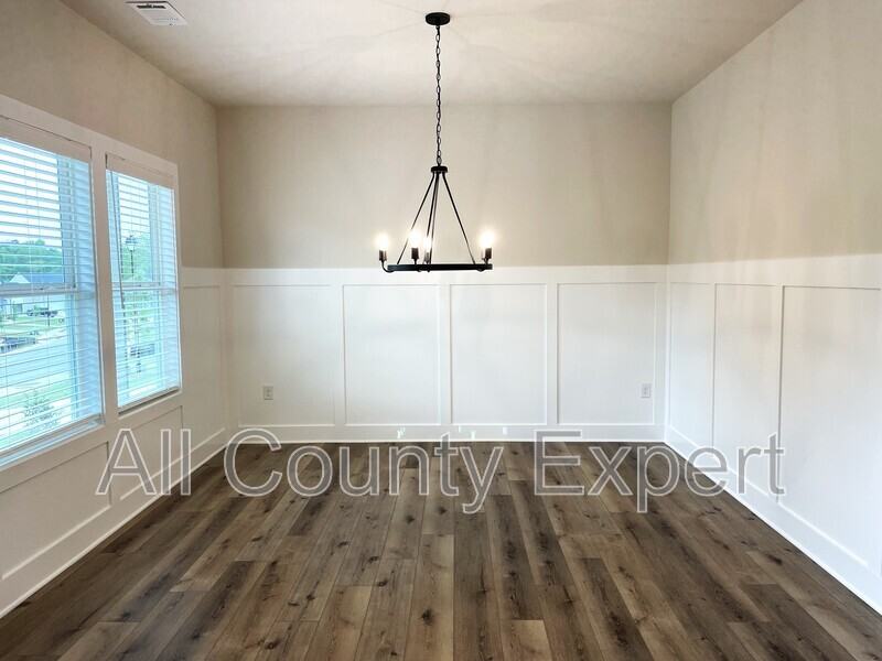 414 Fox Creek Dr - Photo 2 of 24