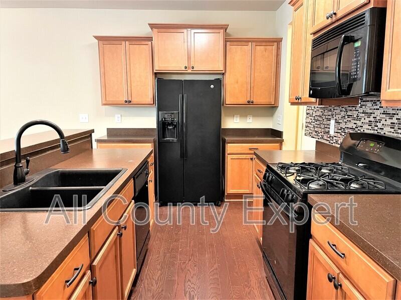 220 Bobbie Way - Photo 4 of 23