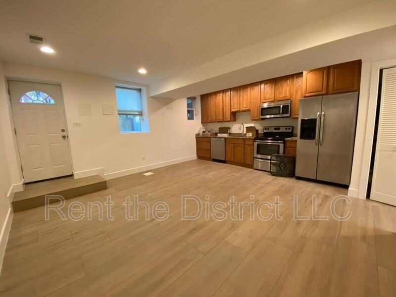 605B Kenyon St Nw - Photo 2 of 7