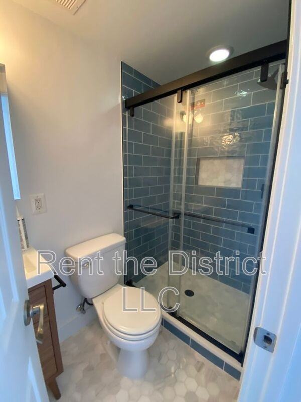 605B Kenyon St Nw - Photo 5 of 7