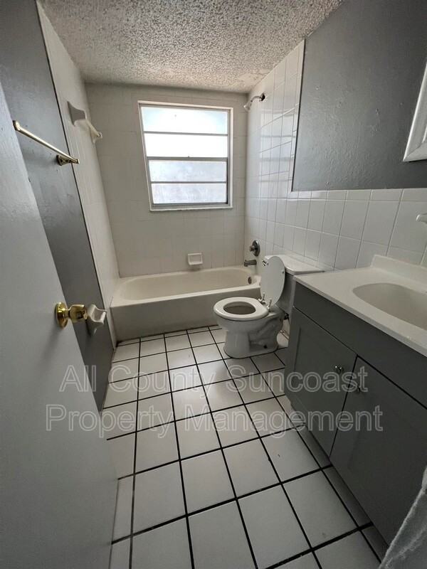 471 76th Ave N #471-3 - Photo 4 of 6