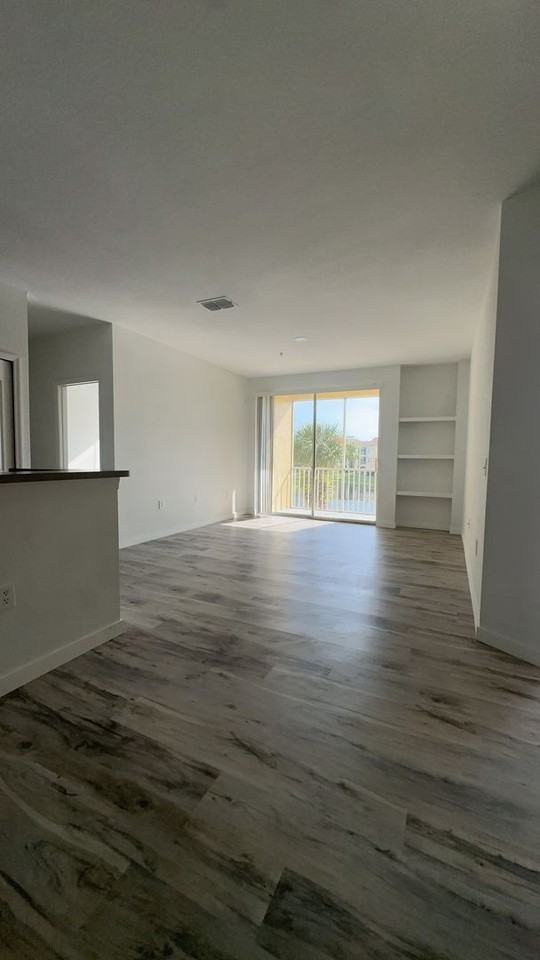 1175 Lake Shadow Cir - Photo 7 of 44