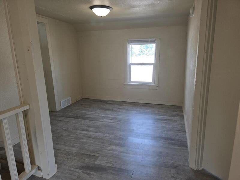 423 Draper St - Photo 6 of 28