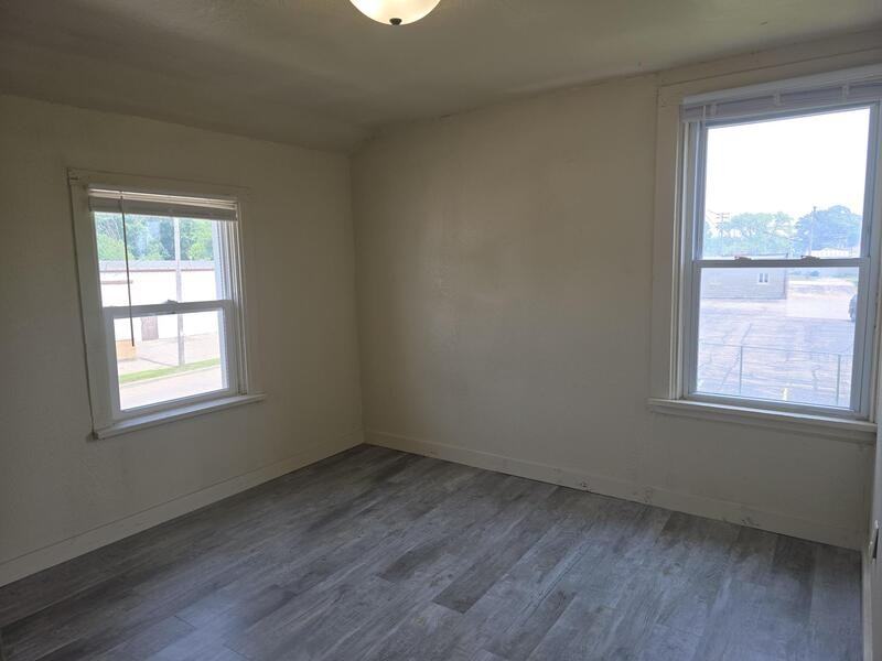 423 Draper St - Photo 4 of 28