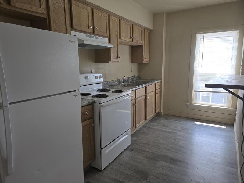 423 Draper St - Photo 3 of 28