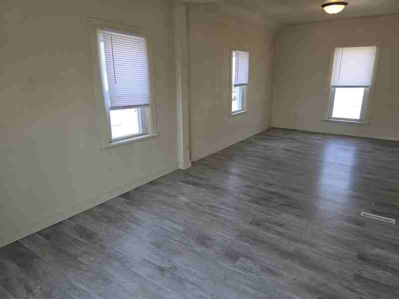 423 Draper St - Photo 7 of 28
