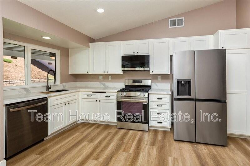 27725 Wakefield Rd - Photo 7 of 20