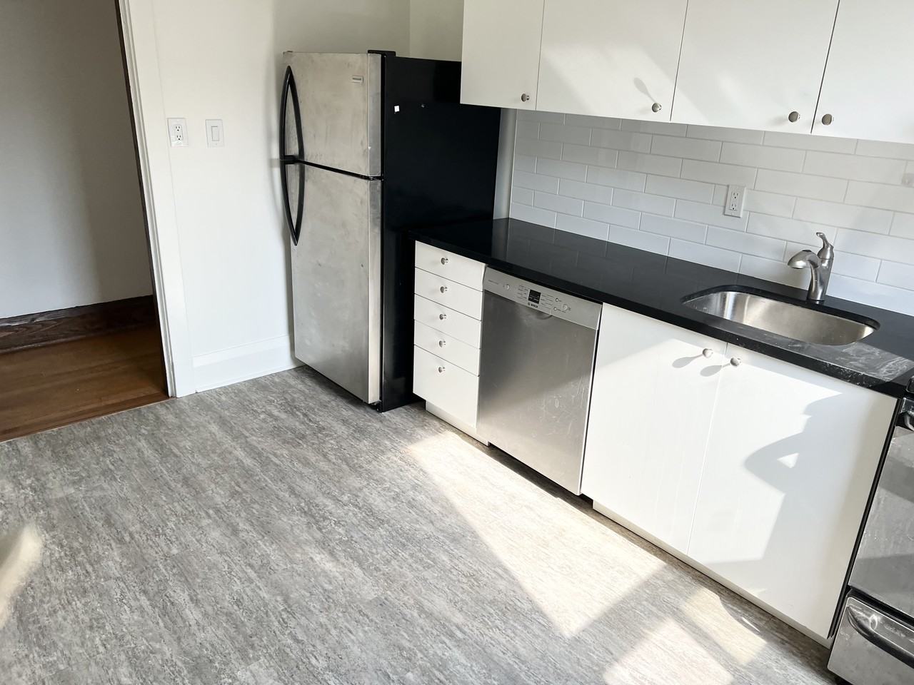1914 Bloor Street West - Photo 2 of 11