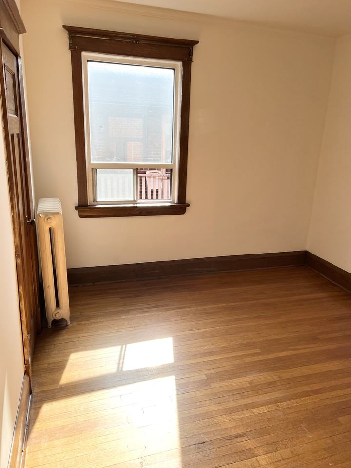1914 Bloor Street West - Photo 6 of 11